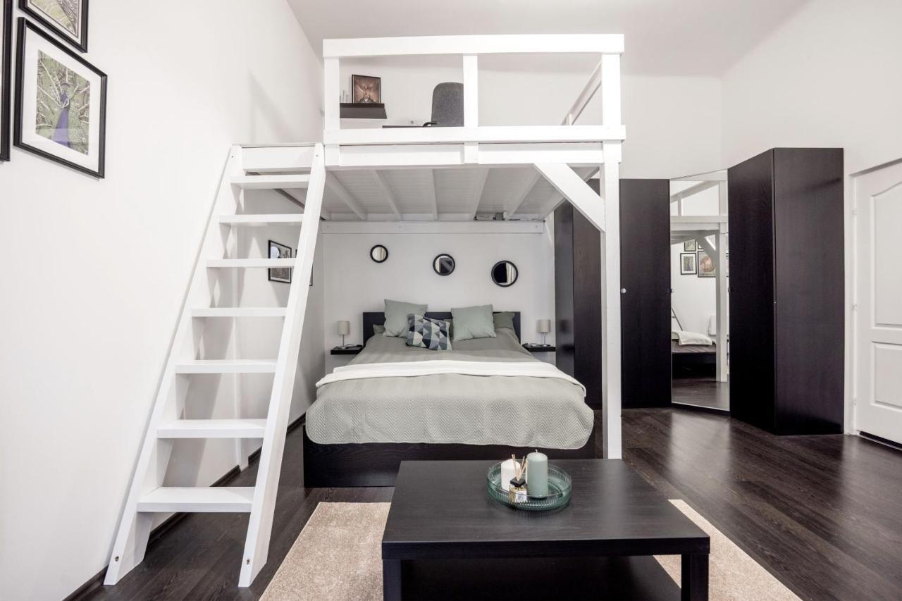 Charming Downtown Hideaway Steps From New York Cafe! Appartement Boedapest Buitenkant foto