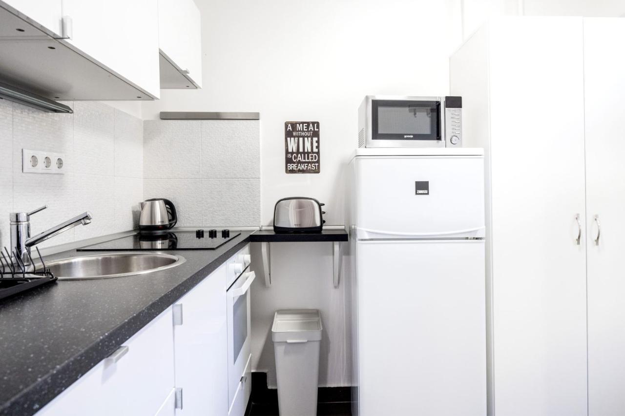 Charming Downtown Hideaway Steps From New York Cafe! Appartement Boedapest Buitenkant foto