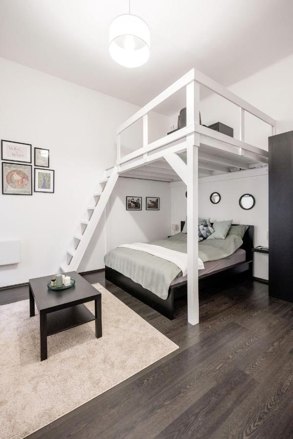 Charming Downtown Hideaway Steps From New York Cafe! Appartement Boedapest Buitenkant foto
