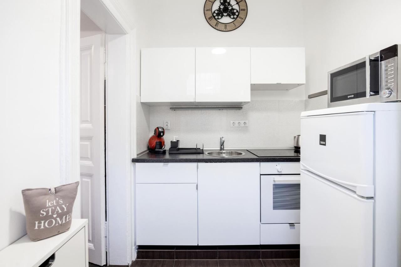 Charming Downtown Hideaway Steps From New York Cafe! Appartement Boedapest Buitenkant foto