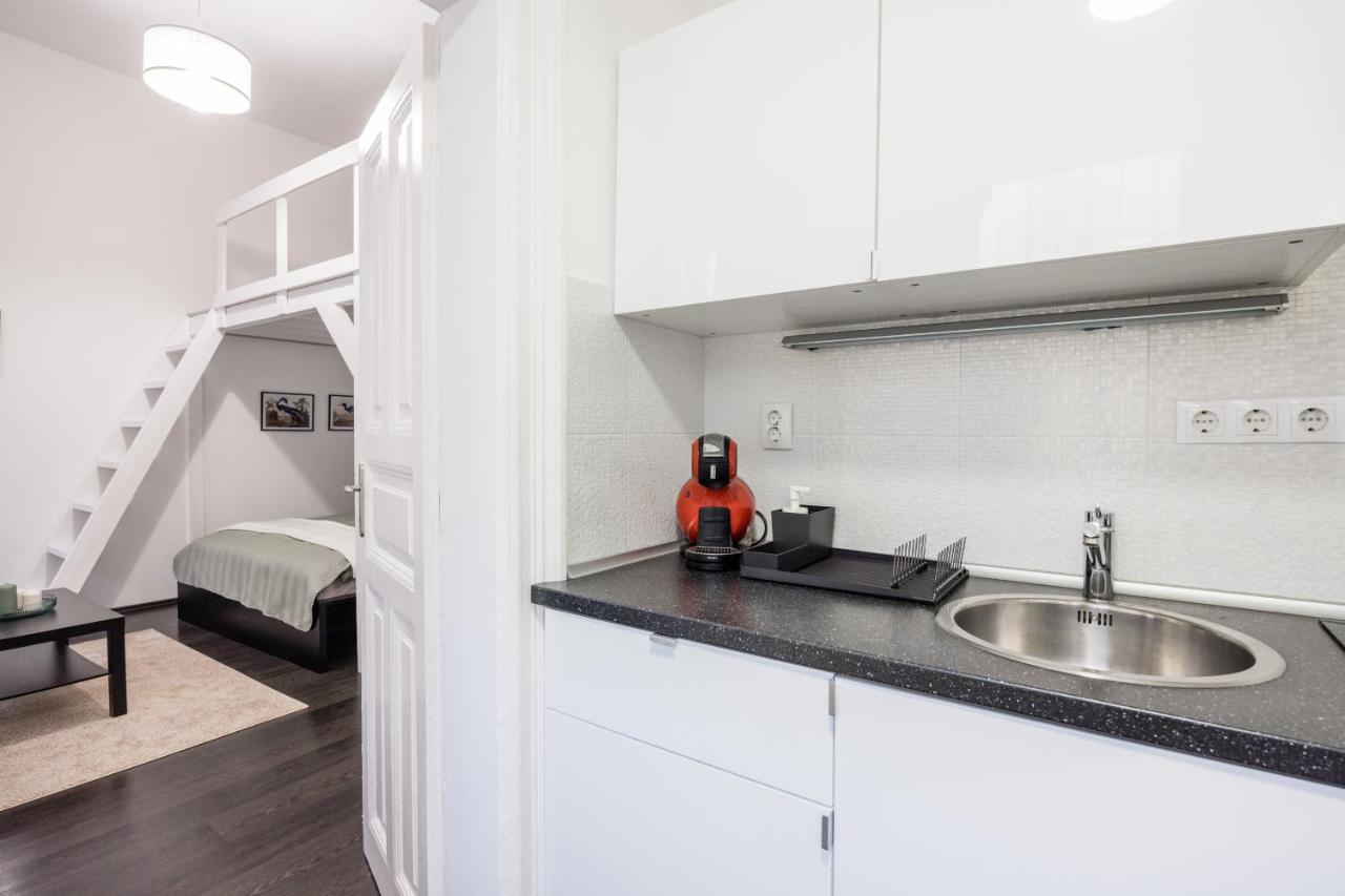 Charming Downtown Hideaway Steps From New York Cafe! Appartement Boedapest Buitenkant foto