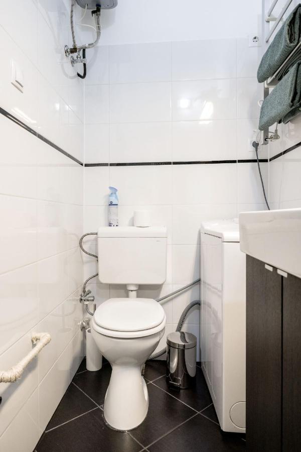 Charming Downtown Hideaway Steps From New York Cafe! Appartement Boedapest Buitenkant foto