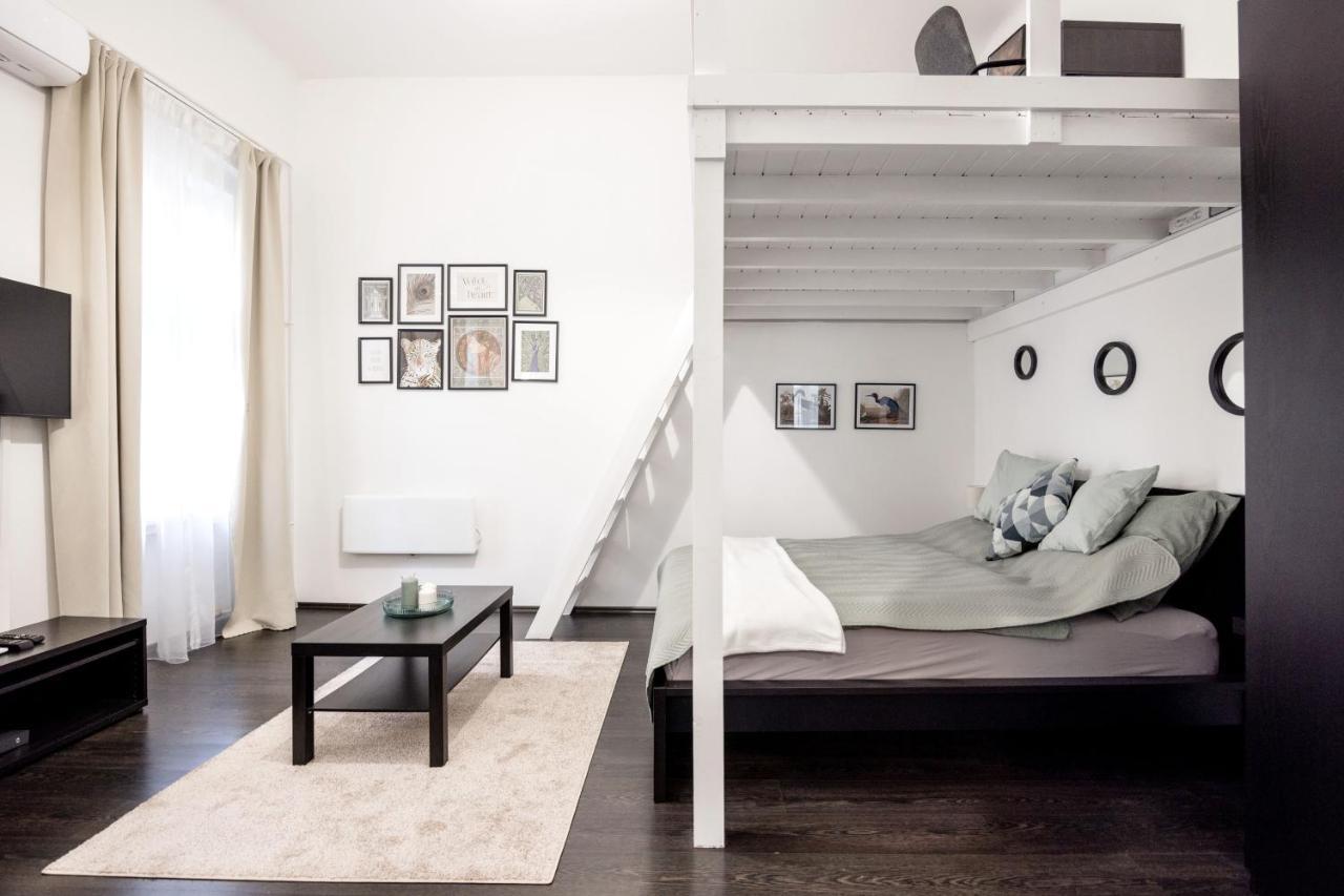 Charming Downtown Hideaway Steps From New York Cafe! Appartement Boedapest Buitenkant foto