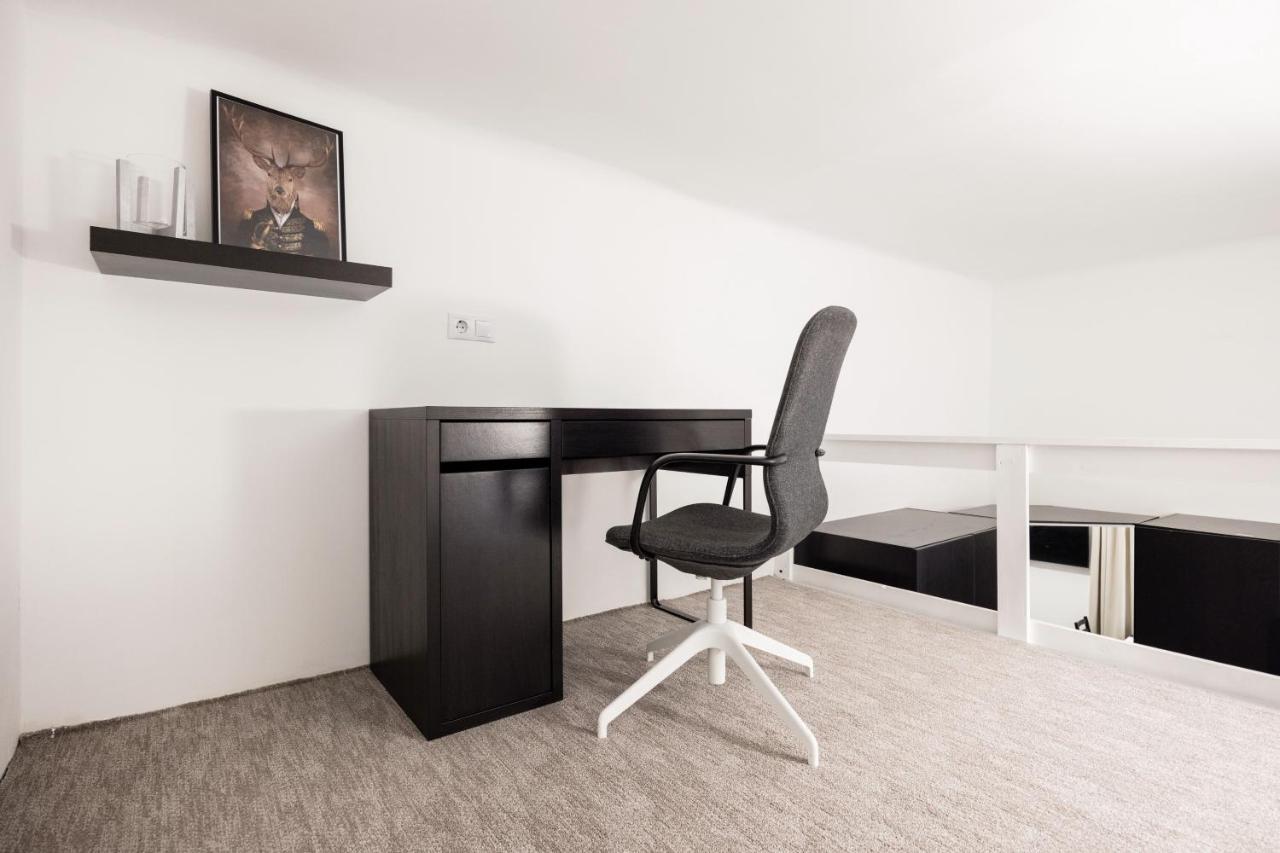 Charming Downtown Hideaway Steps From New York Cafe! Appartement Boedapest Buitenkant foto