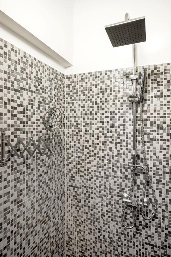 Charming Downtown Hideaway Steps From New York Cafe! Appartement Boedapest Buitenkant foto